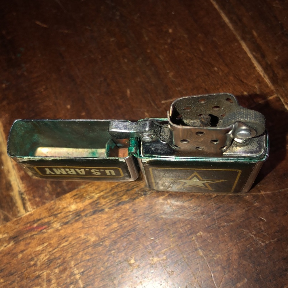 U.S. ARMY LIGHTER - Picture 3 of 4